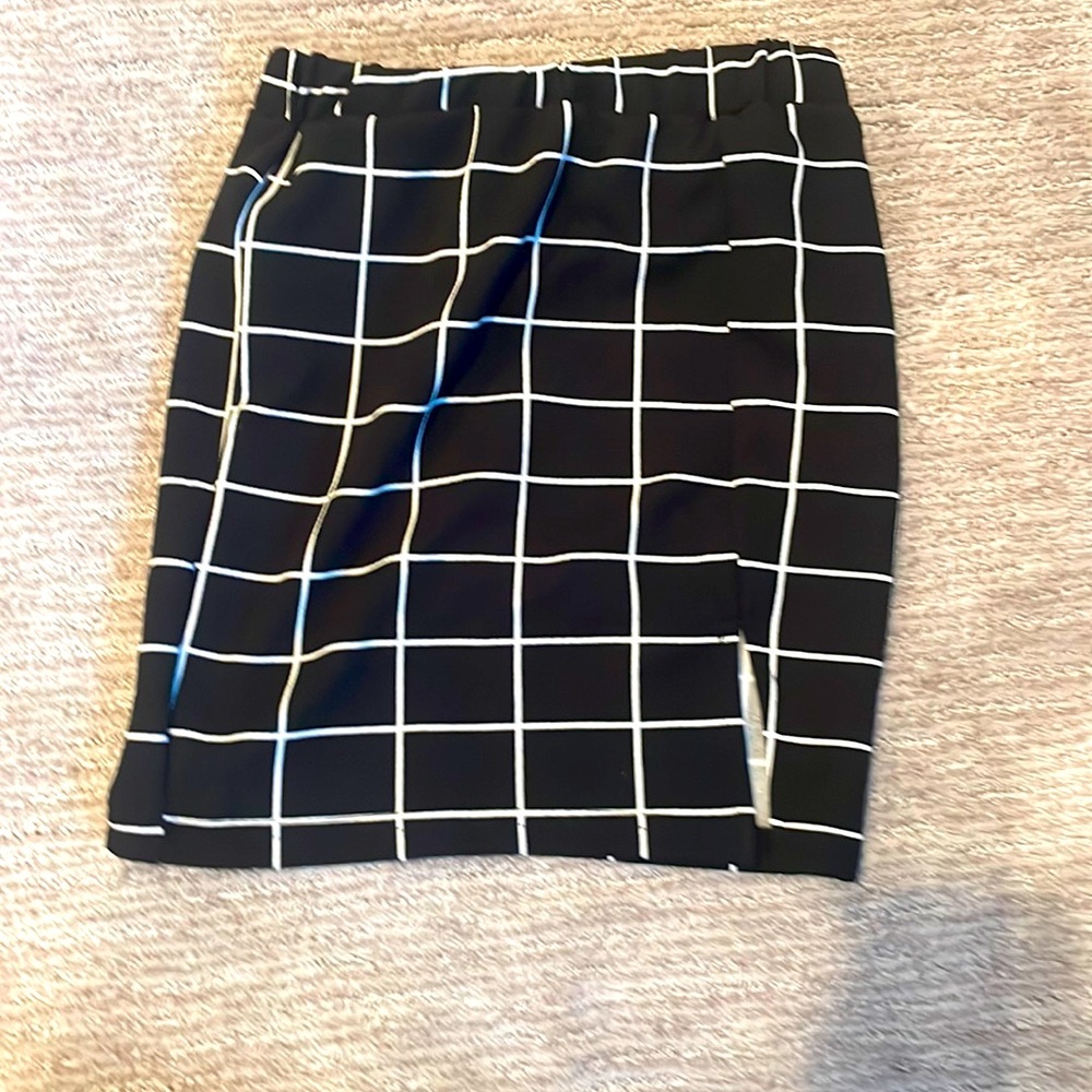 Shein,Black,white,cross lines,pencil skirt,slit by the side
